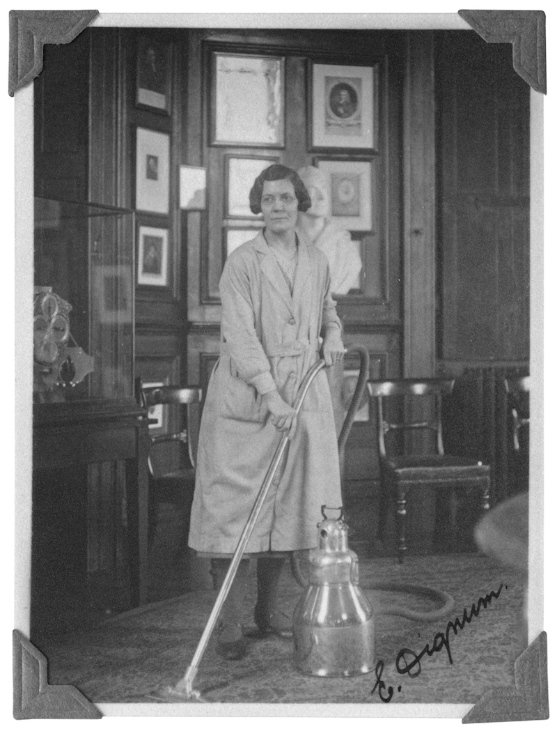 Mrs Dignum, a cleaner at the Royal Observatory, in 1933 © National Maritime Museum, London 